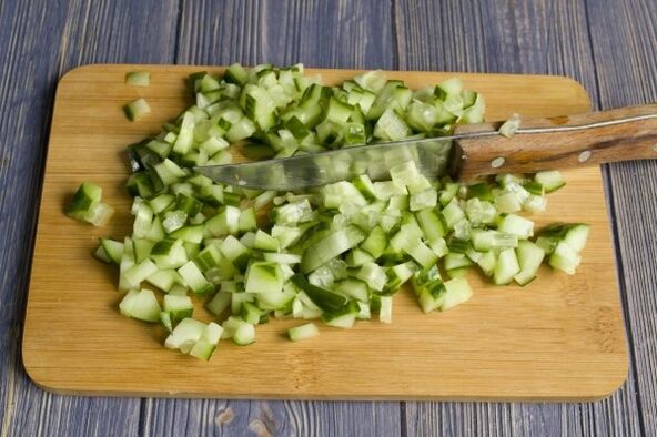 Cucumber is a low-calorie vegetable that is perfect for making smoothies. 